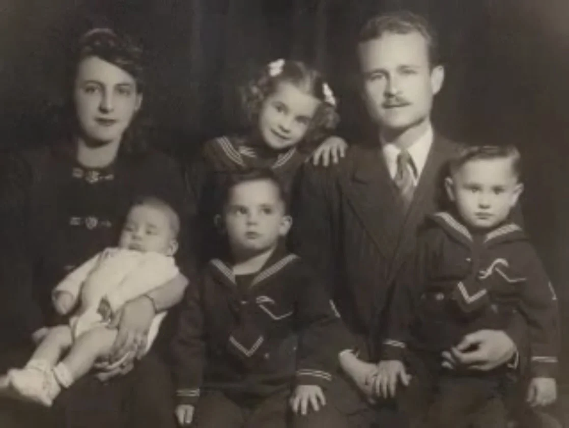 Familia Gándara Magaña, 1944